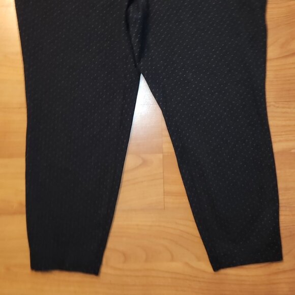 Torrid Black Leggings || sz 1 || Excellent Condition - Picture 3 of 9